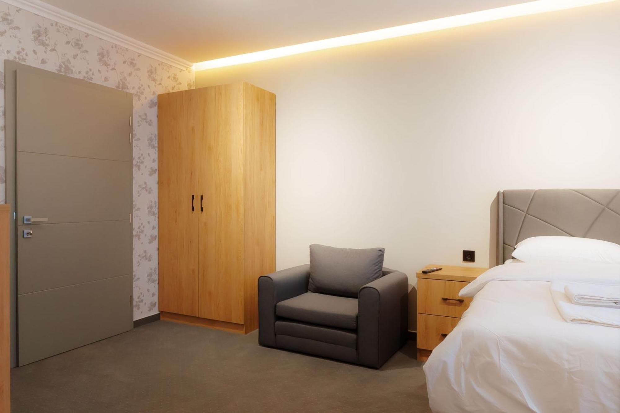 Nobel Apartmani Brčko Buitenkant foto